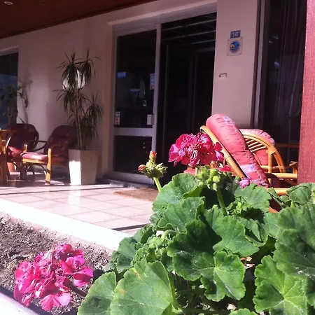 Evans Hotel